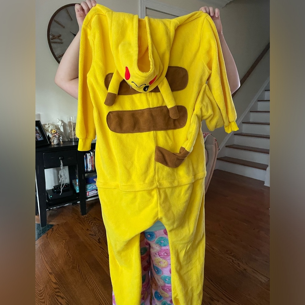 Pikachu Hooded onesie costume - Picture 3 of 5